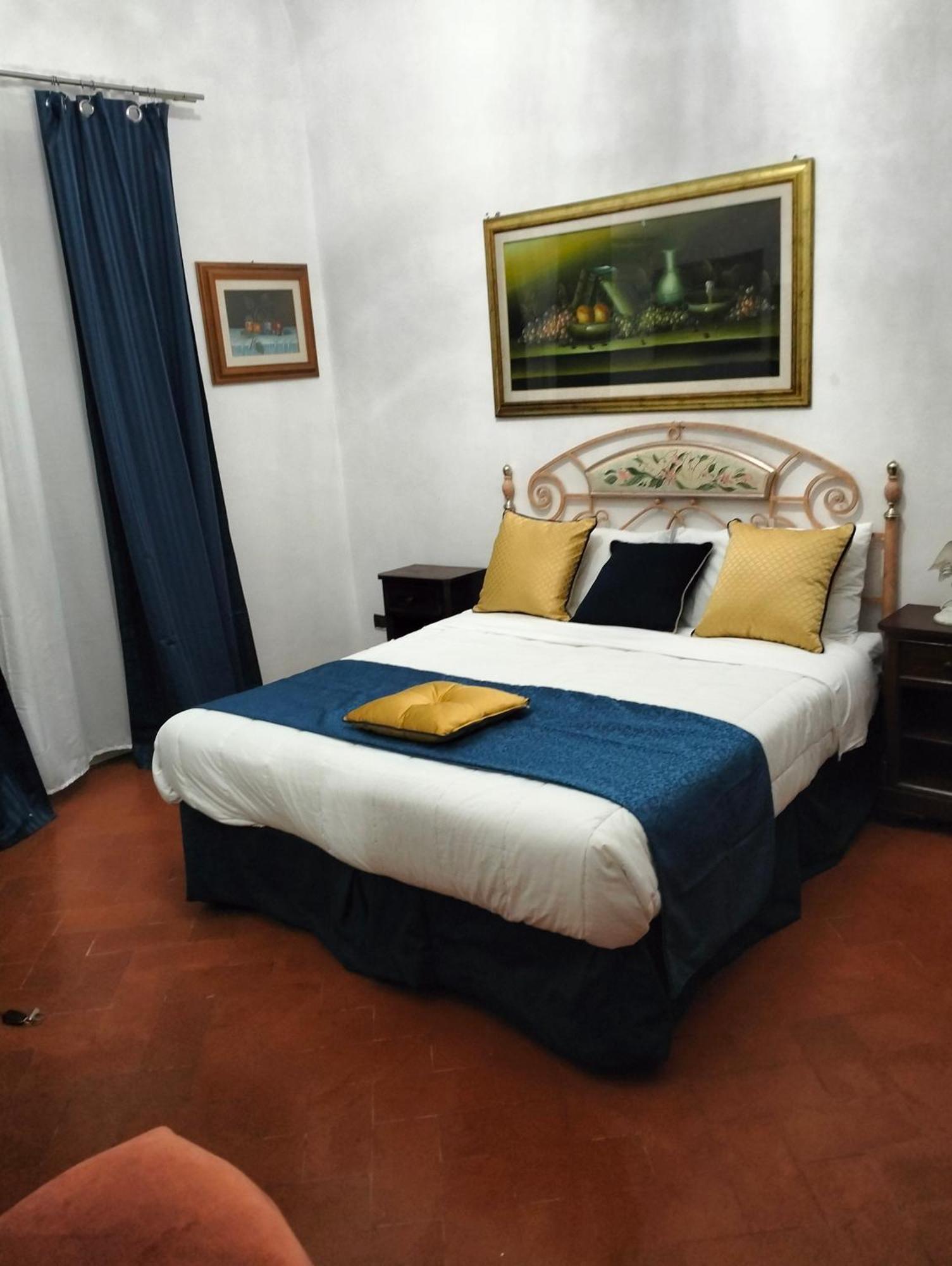 פיזה Palace Comfort Inn מראה חיצוני תמונה