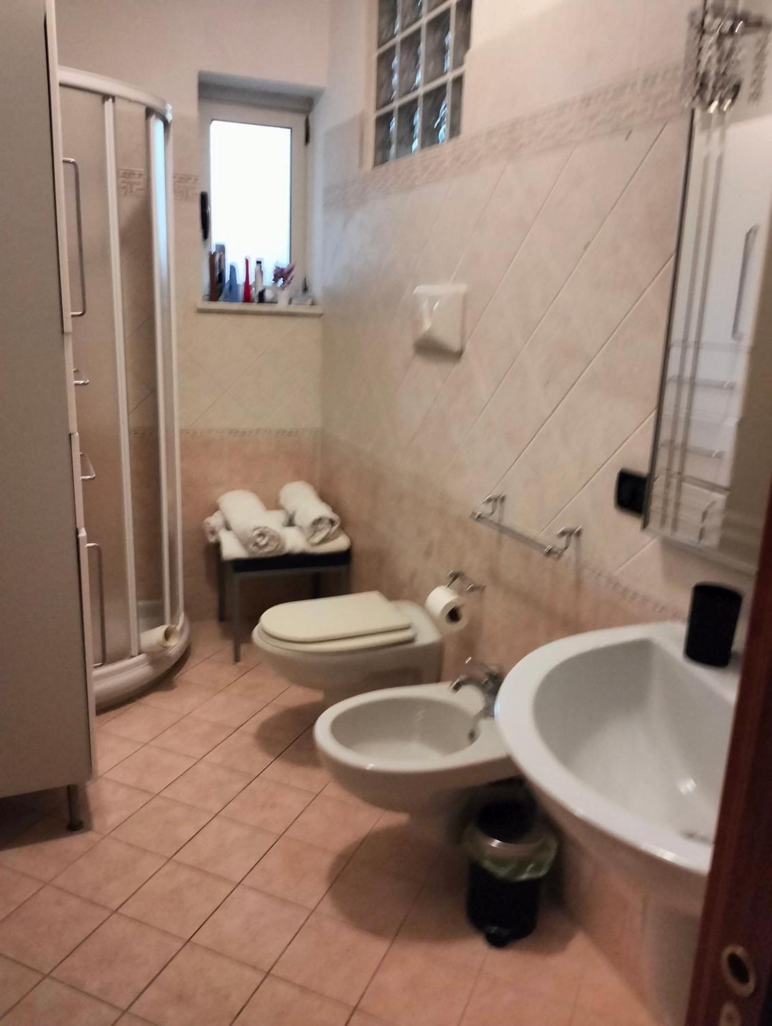 פיזה Palace Comfort Inn מראה חיצוני תמונה