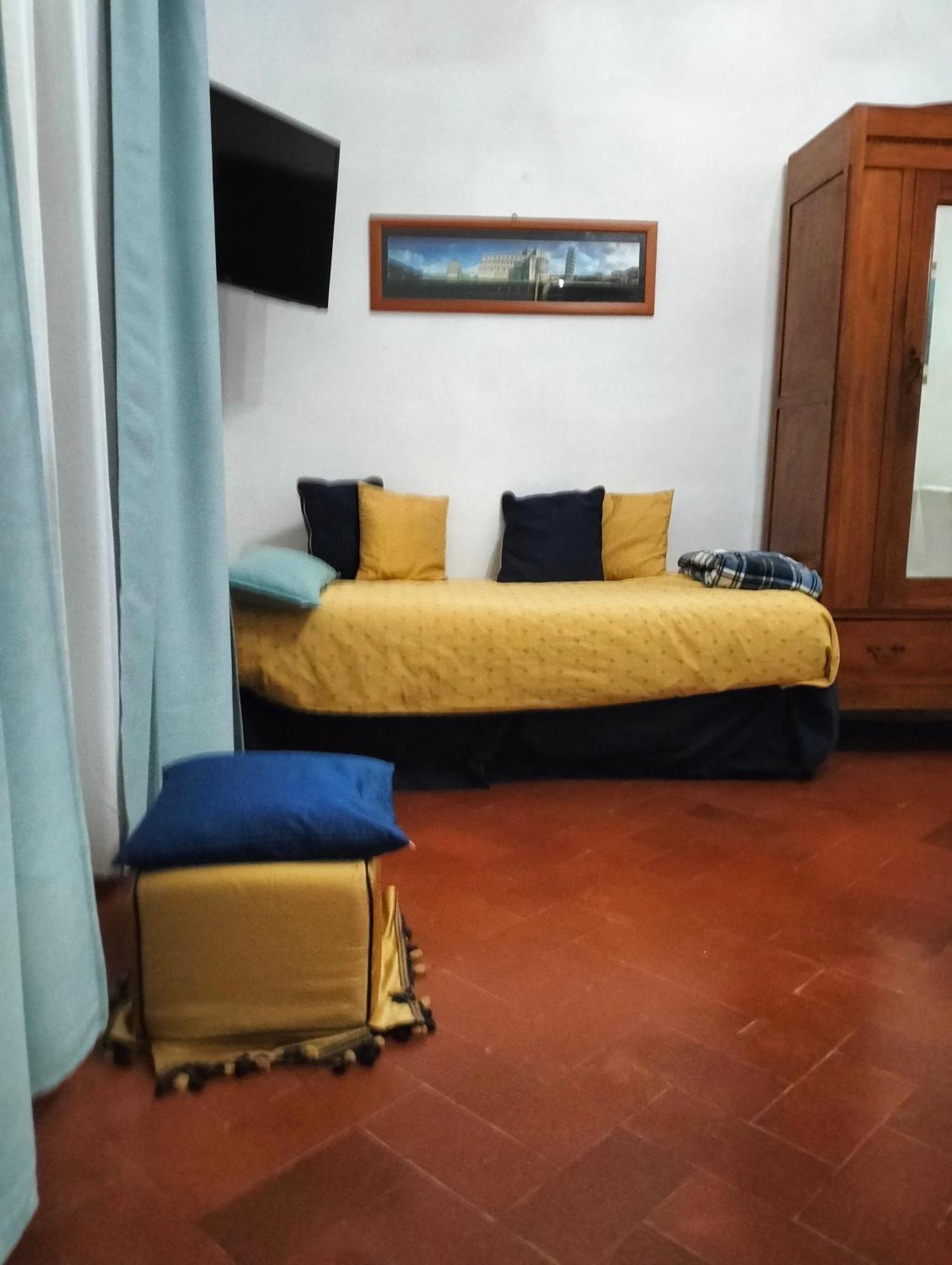 פיזה Palace Comfort Inn מראה חיצוני תמונה
